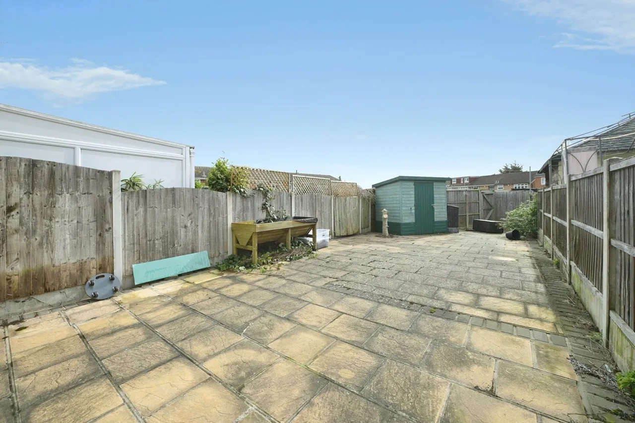 Browne Close, Romford, RM5, photo 13
