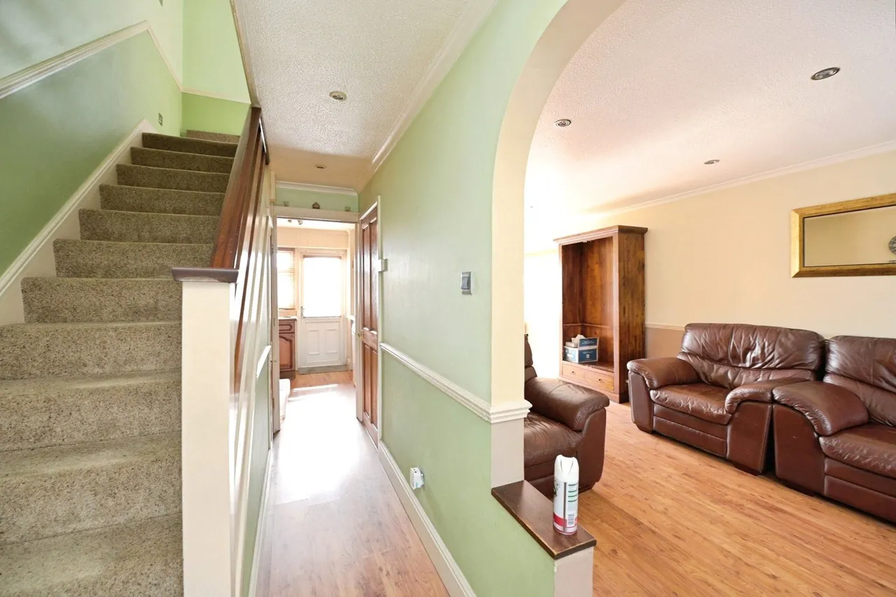 Browne Close, Romford, RM5, photo 4