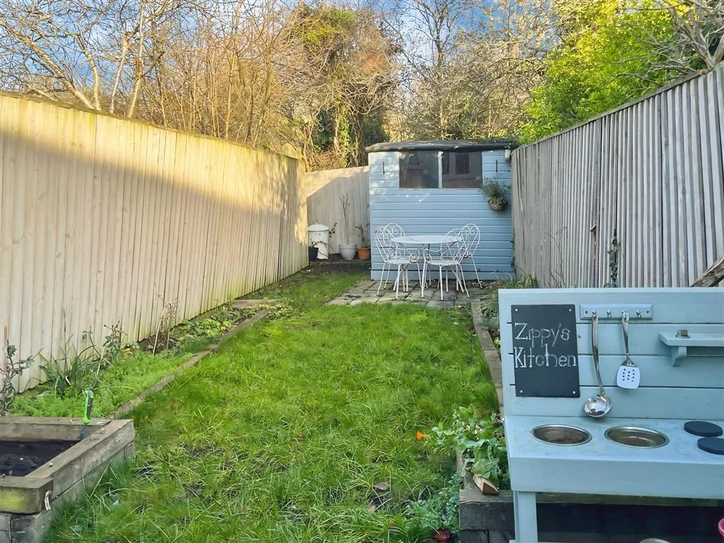 Green Road, SWINDON, photo 12