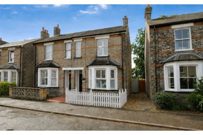 3 bed house for sale — Harsnett Road, Colchester