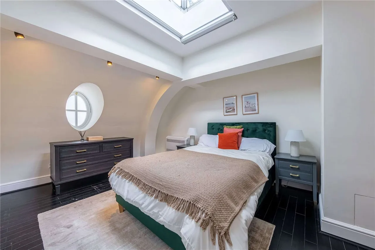 Spring Gardens, London, SW1A 2BB, photo 11