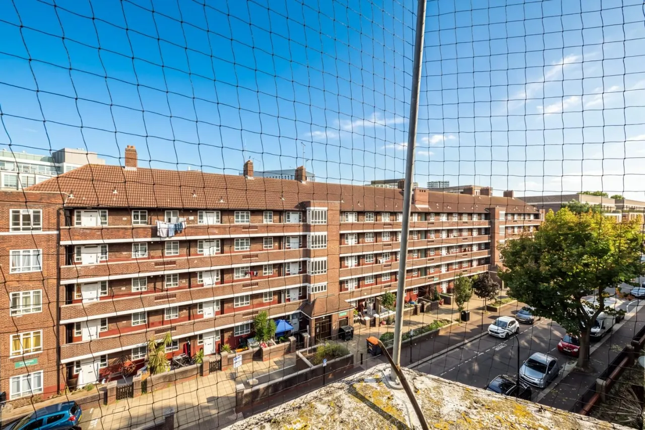Lawson House, White City Estate, W12, photo 9