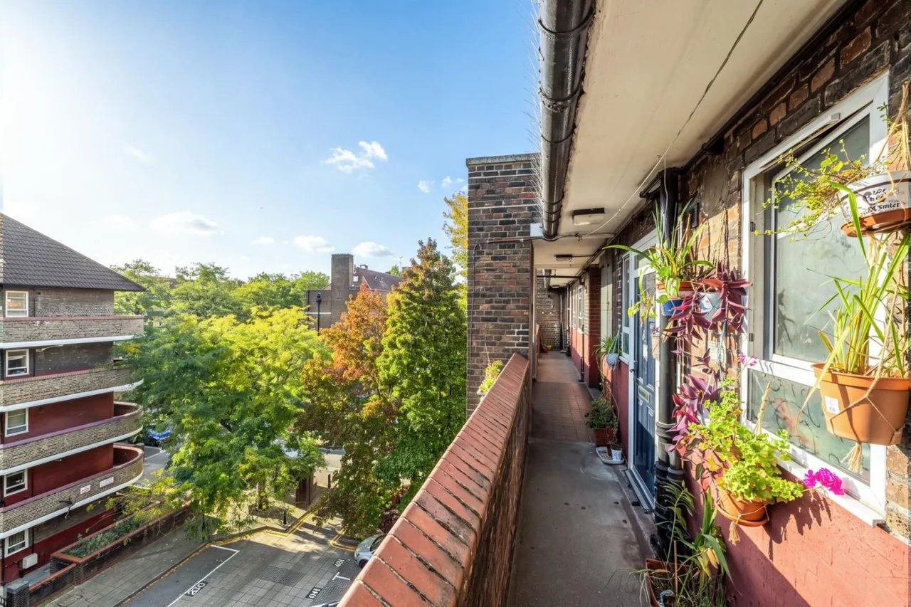 Lawson House, White City Estate, W12, photo 8