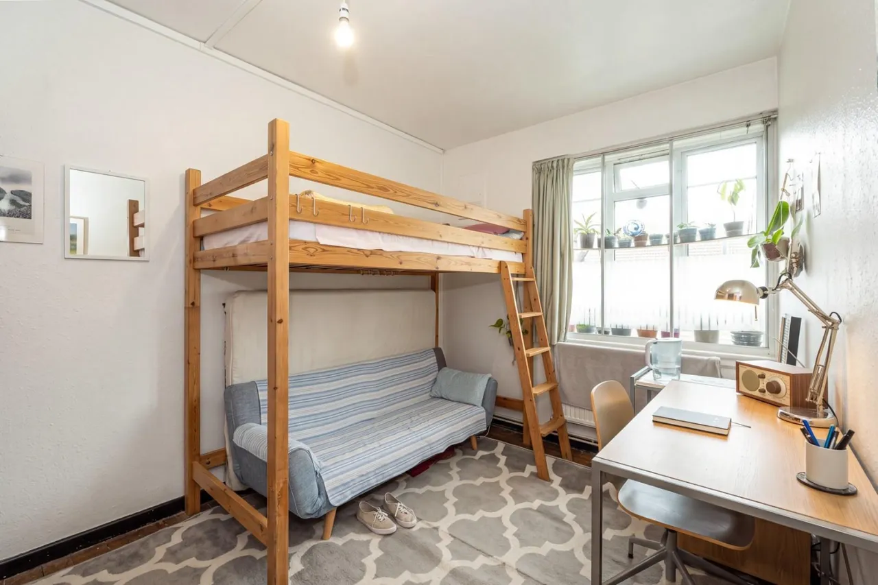 Lawson House, White City Estate, W12, photo 4