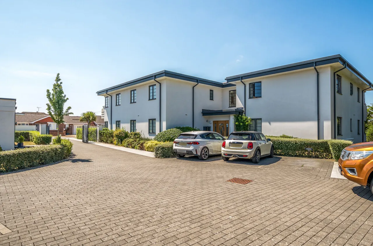 Beehive Lane, Ferring, BN12, photo 11