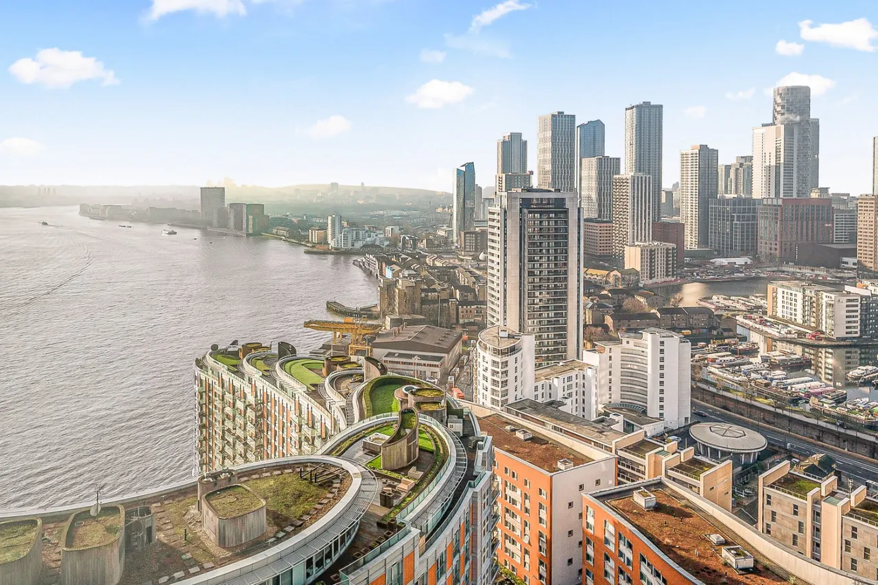 1 bed flat for sale, Fairmont Avenue, London, E14