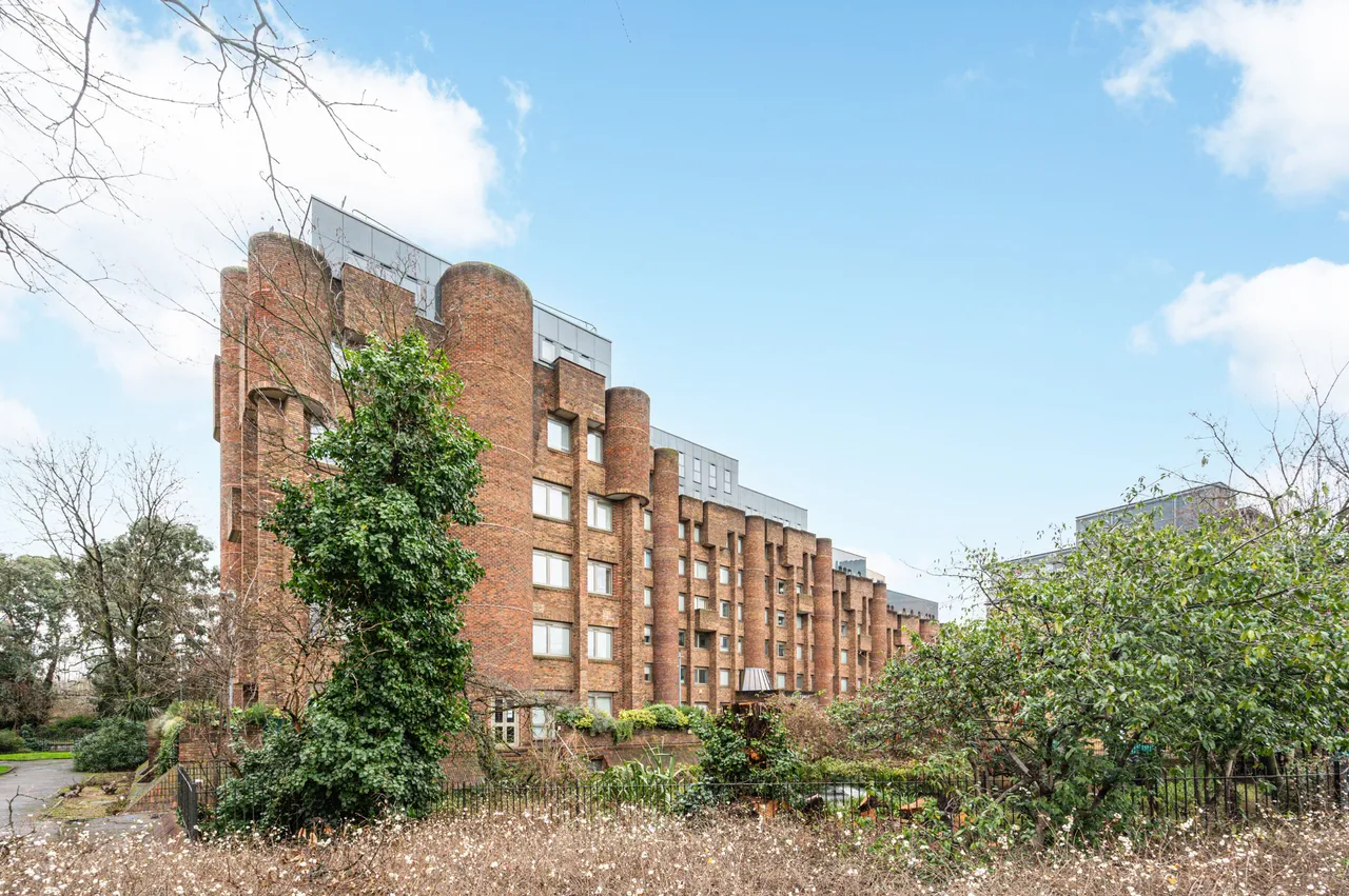 Flat 9, Riverdale House, 68 Molesworth Street, London, photo 5