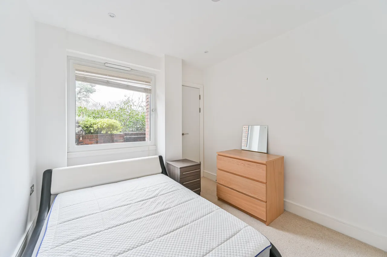 Flat 9, Riverdale House, 68 Molesworth Street, London, photo 9