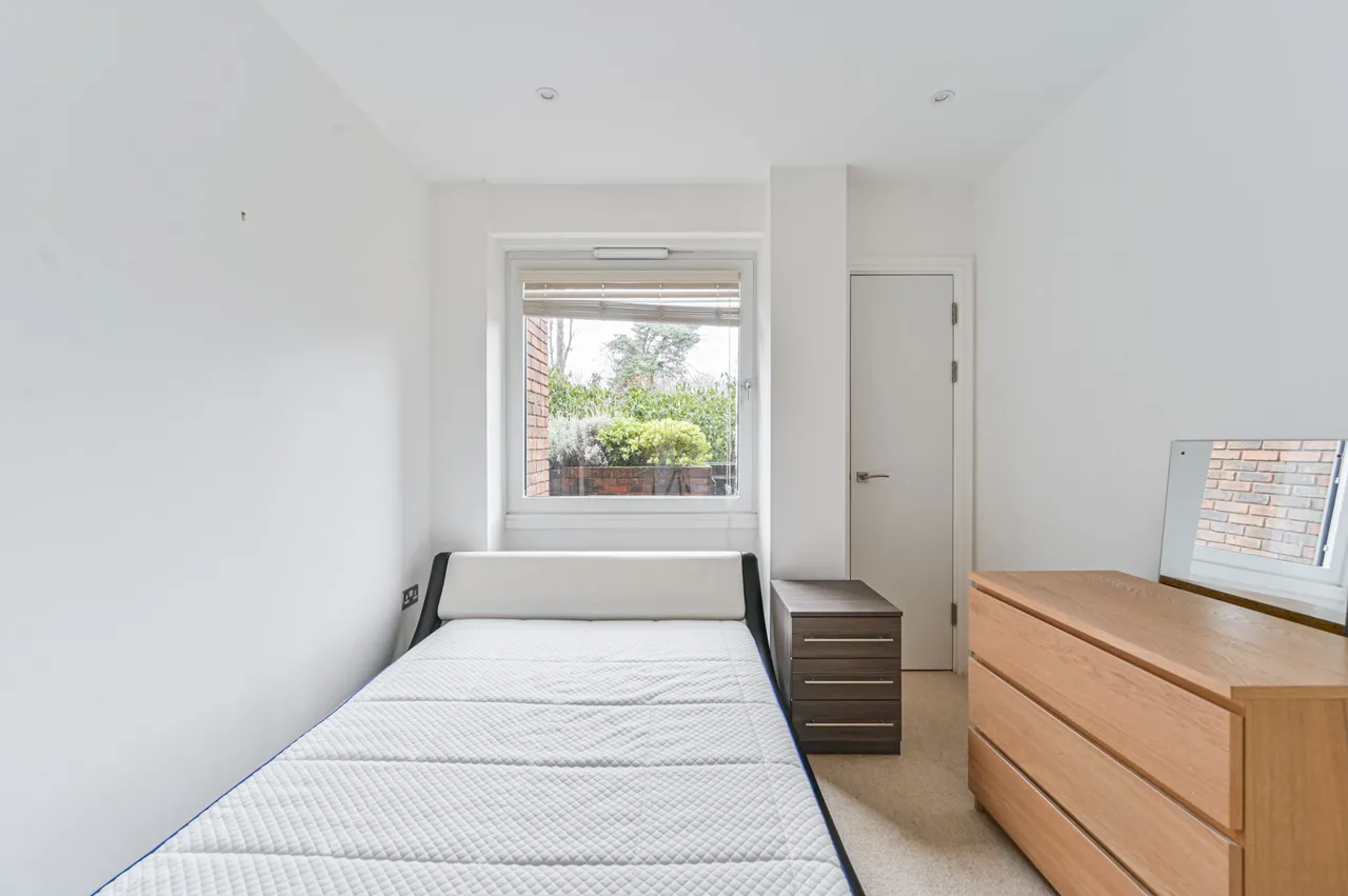 Flat 9, Riverdale House, 68 Molesworth Street, London, photo 10