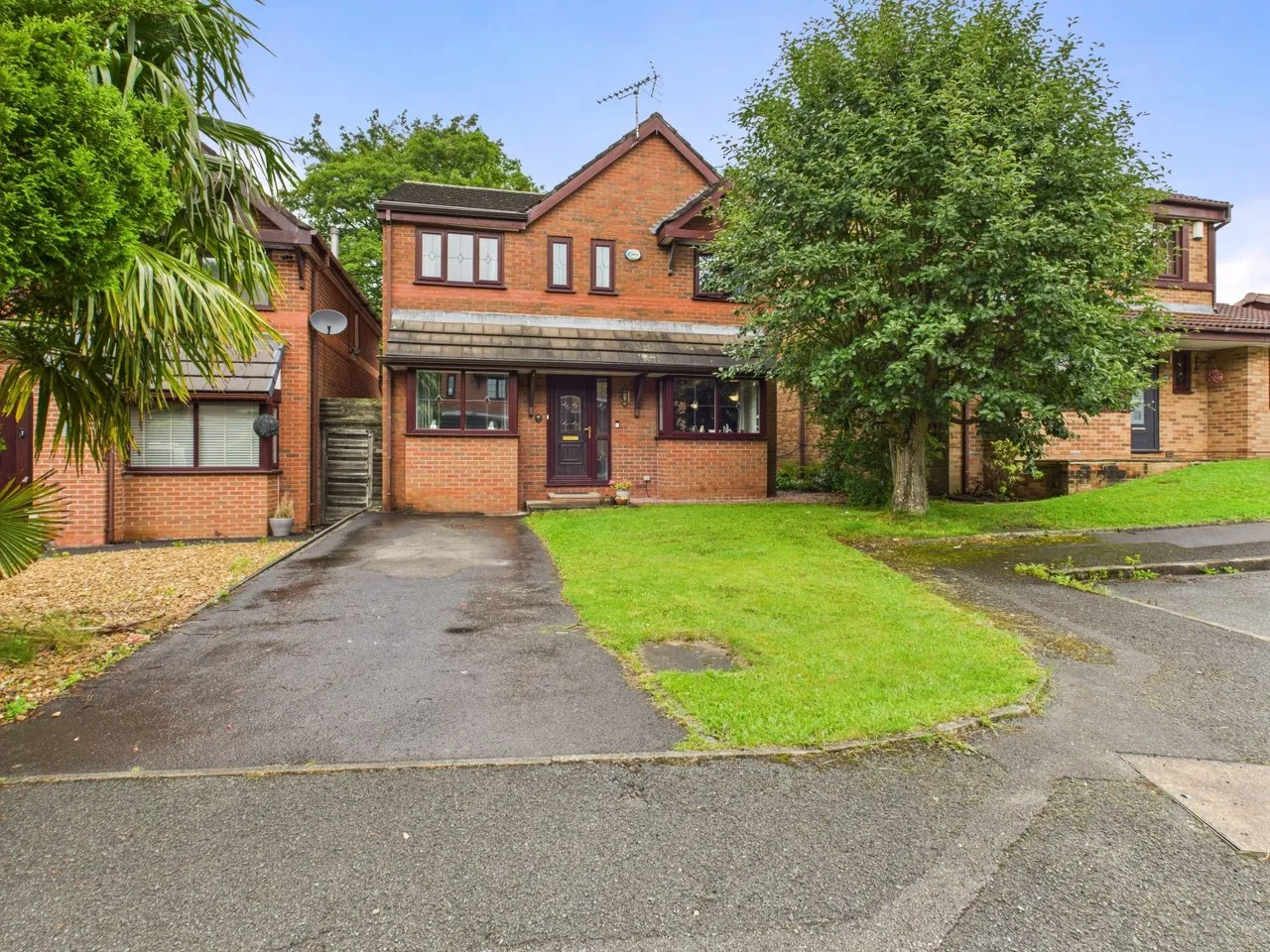4 bed house for sale, Firethorn Drive, Godley, SK14