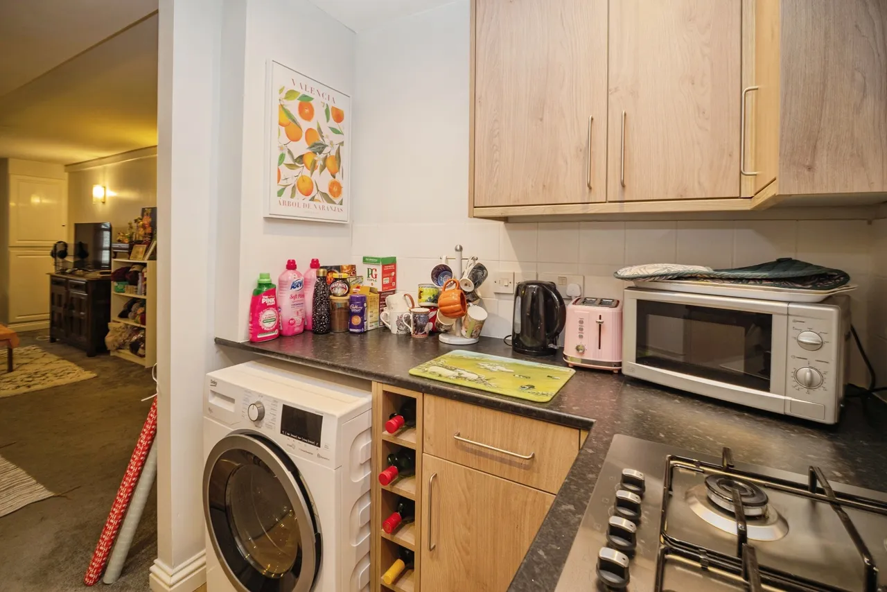 St. Thomas Street, Weymouth, DT4, photo 13