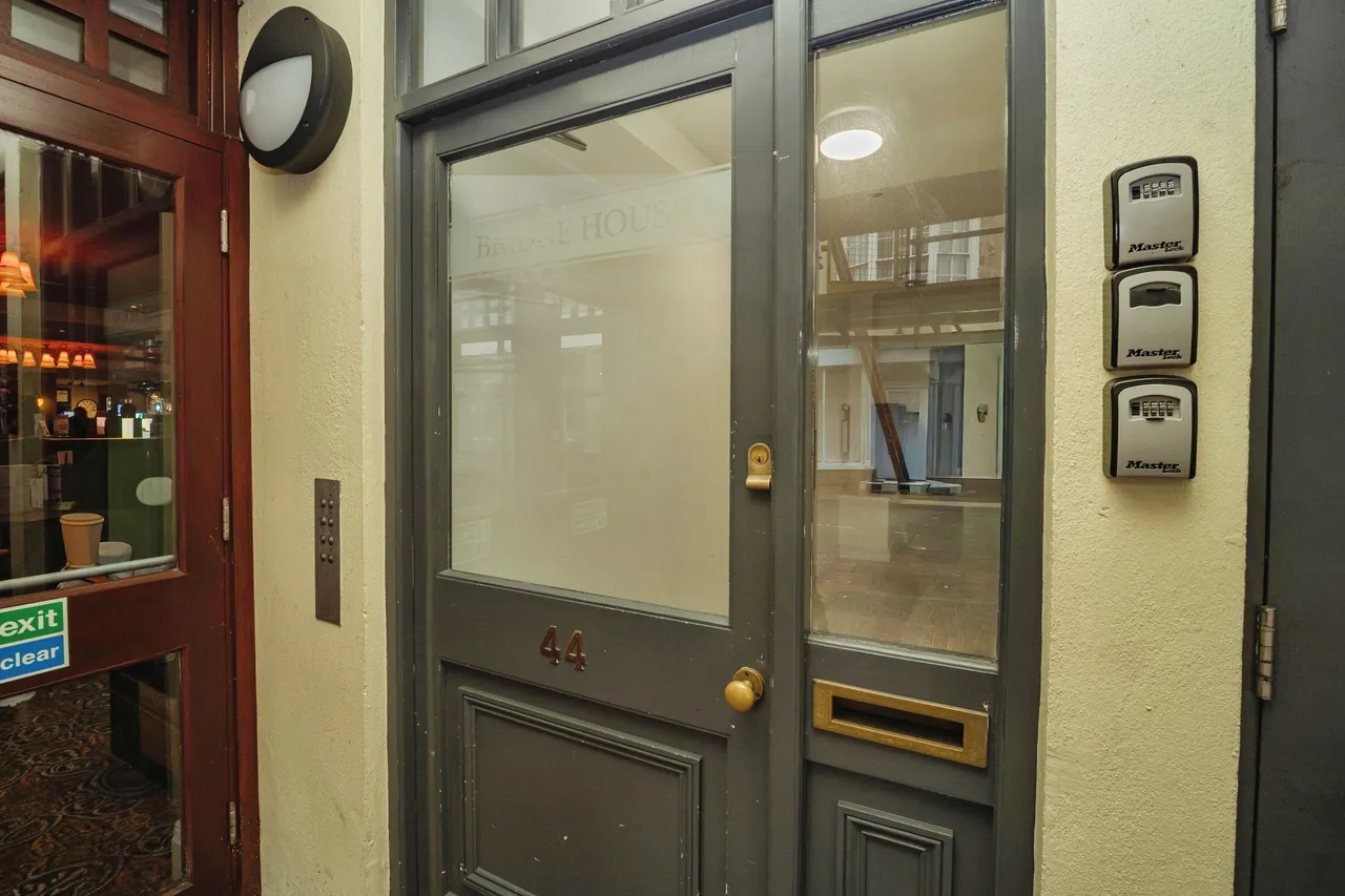 St. Thomas Street, Weymouth, DT4, photo 5