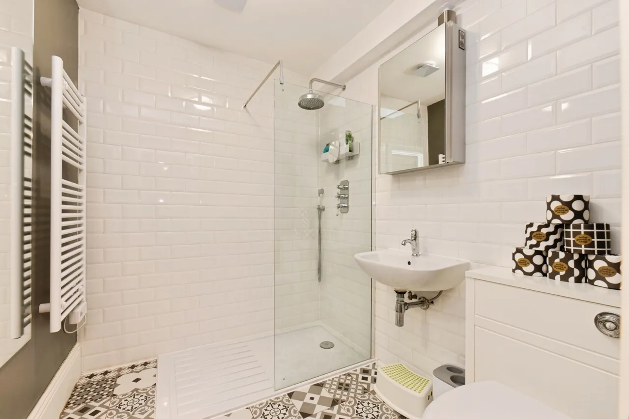 Epsom Road, Guildford, GU1, photo 4