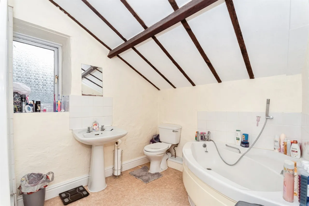 London Road, Calne, SN11, photo 14