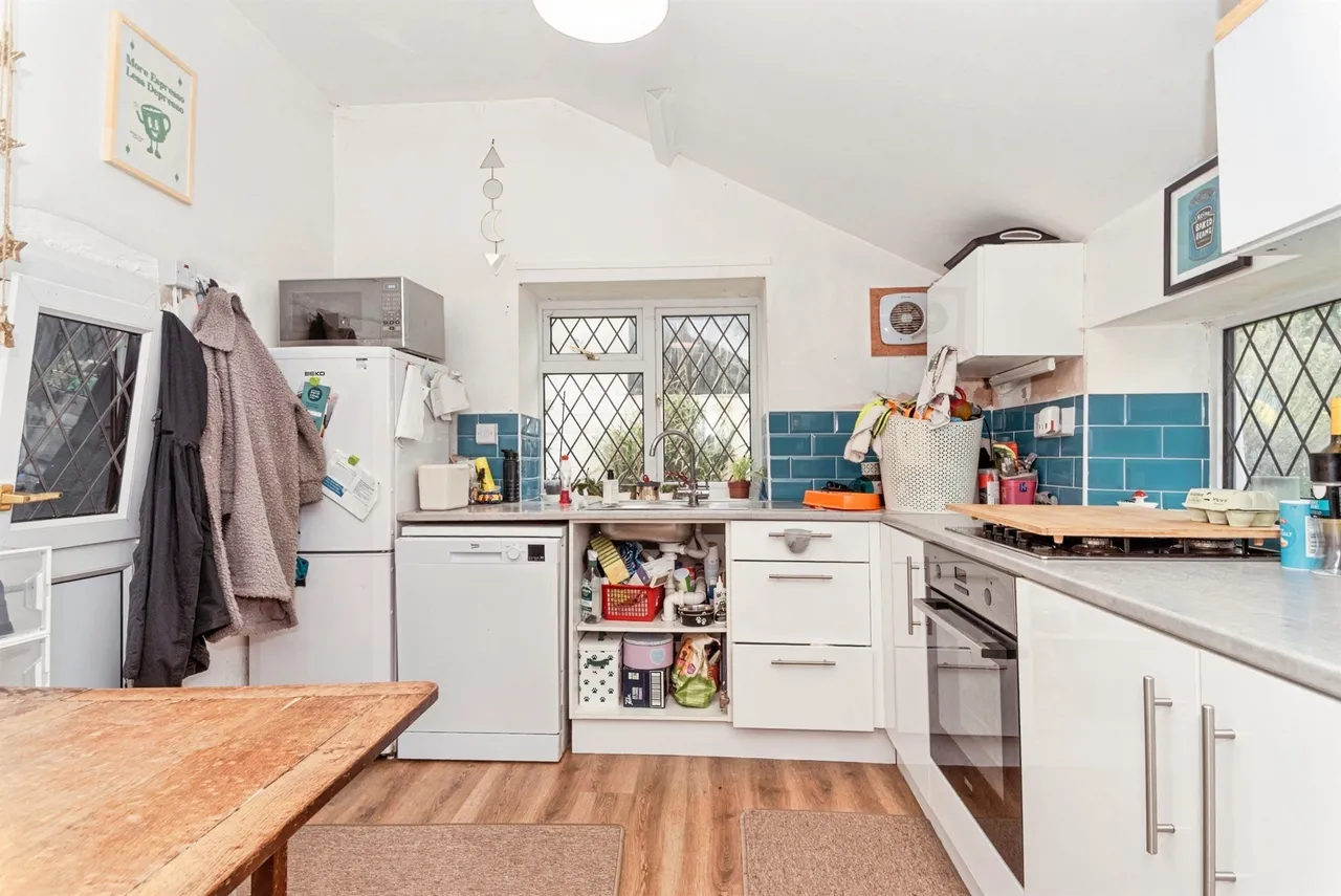 London Road, Calne, SN11, photo 17