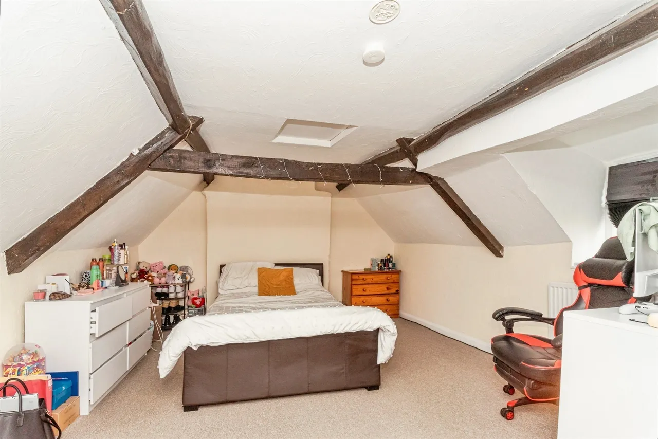 London Road, Calne, SN11, photo 13