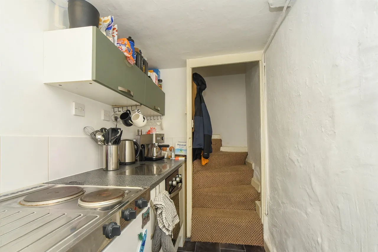 London Road, Calne, SN11, photo 6