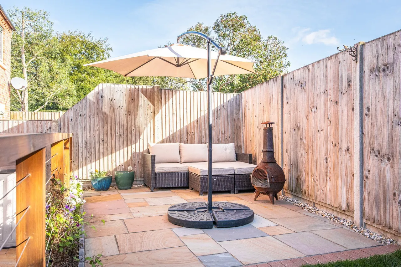 Impeccably Presented Three Bedroom Fa, photo 15