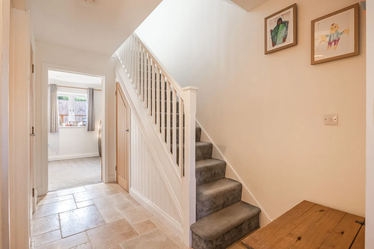 Impeccably Presented Three Bedroom Fa, photo 7