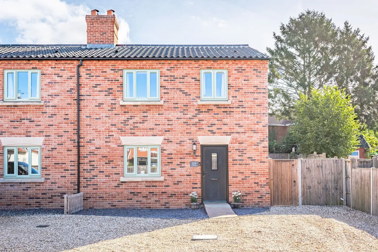 3 bed house for sale, Impeccably Presented Three Bedroom Fa