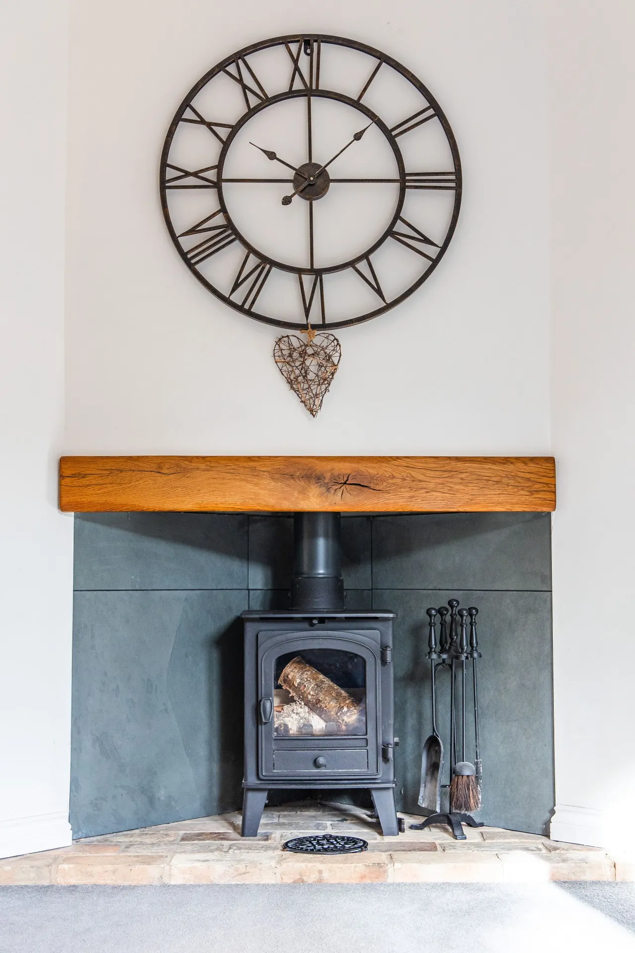 Impeccably Presented Three Bedroom Fa, photo 6