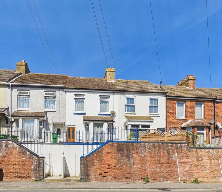 2 bed house for sale, Cheriton High Street, Folkestone, CT19
