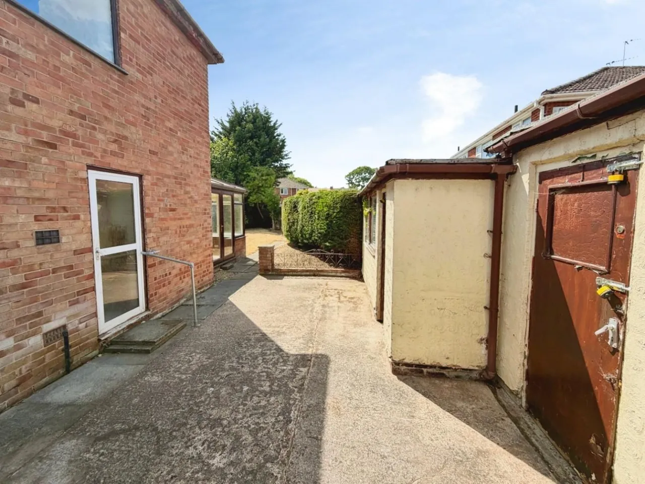Painswick Road, Great Sutton, CH66, photo 29