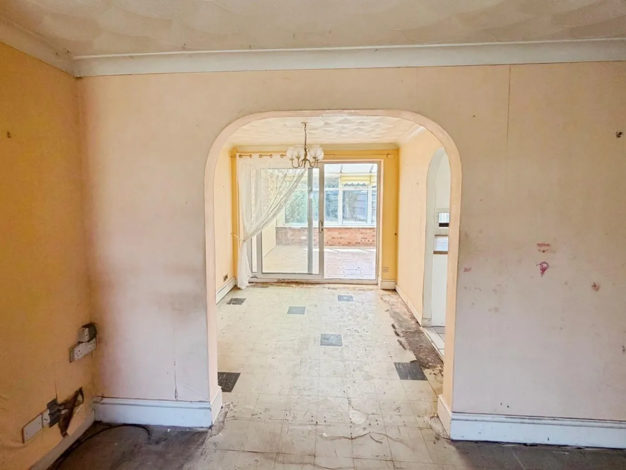 Painswick Road, Great Sutton, CH66, photo 9