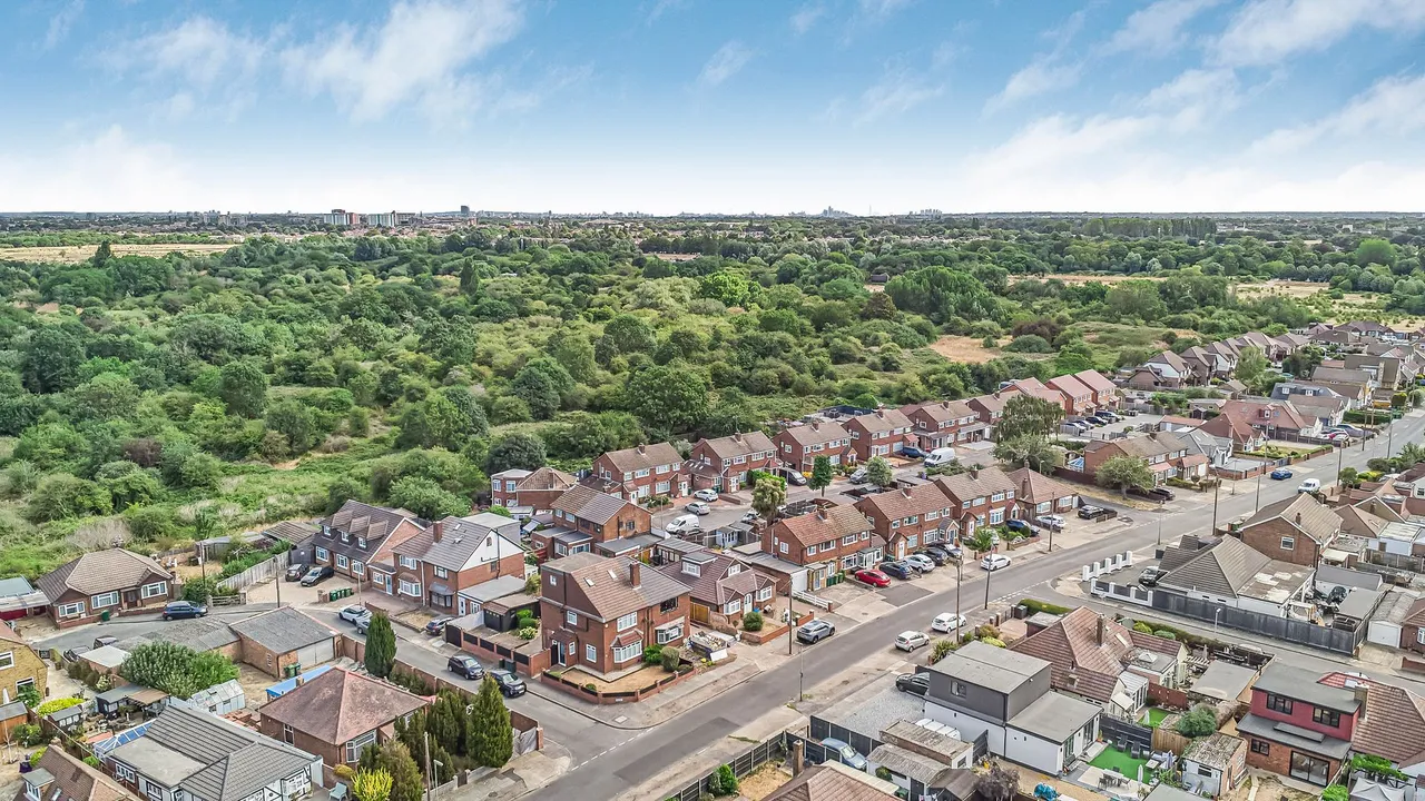 Beech Close, Ashford, TW15, photo 27