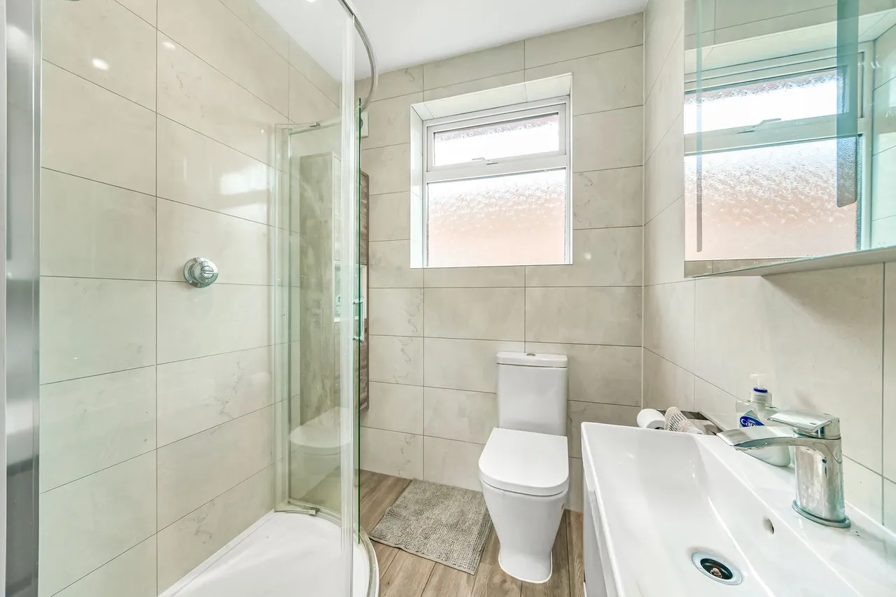 Beech Close, Ashford, TW15, photo 16