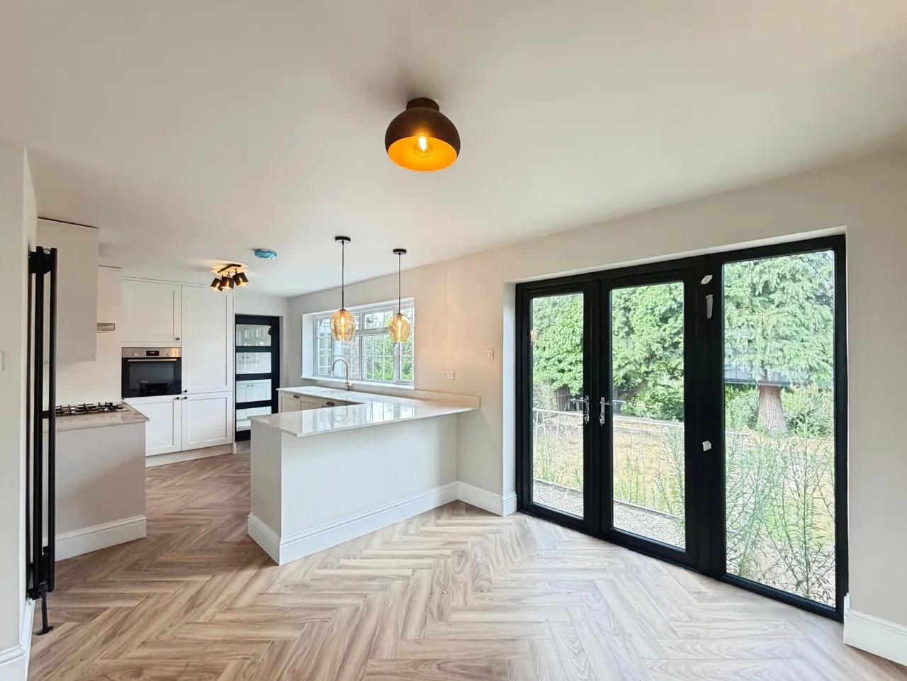 Foxhurst Road, Ash Vale, Surrey, GU12 5DY, photo 2