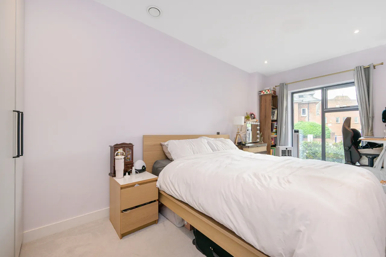 Flat 3, 293 Friern Barnet Lane, London, photo 2