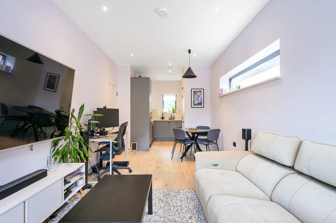 Flat 3, 293 Friern Barnet Lane, London, photo 4