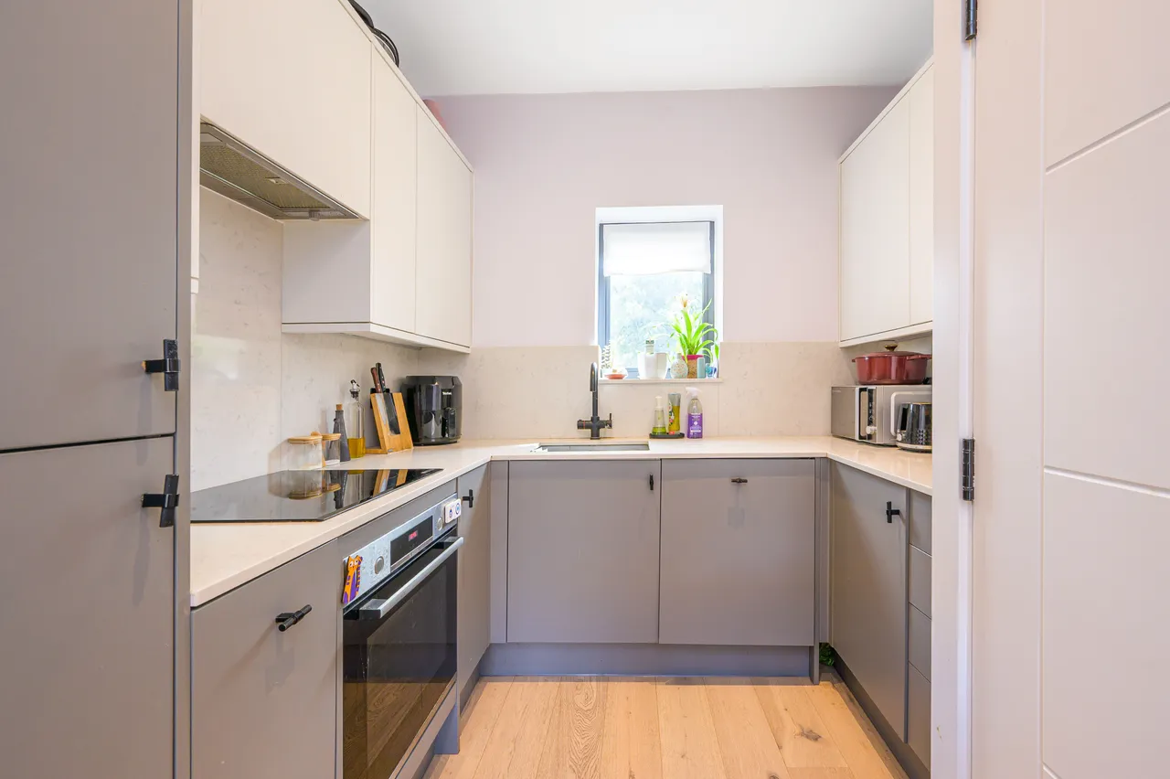 Flat 3, 293 Friern Barnet Lane, London, photo 5