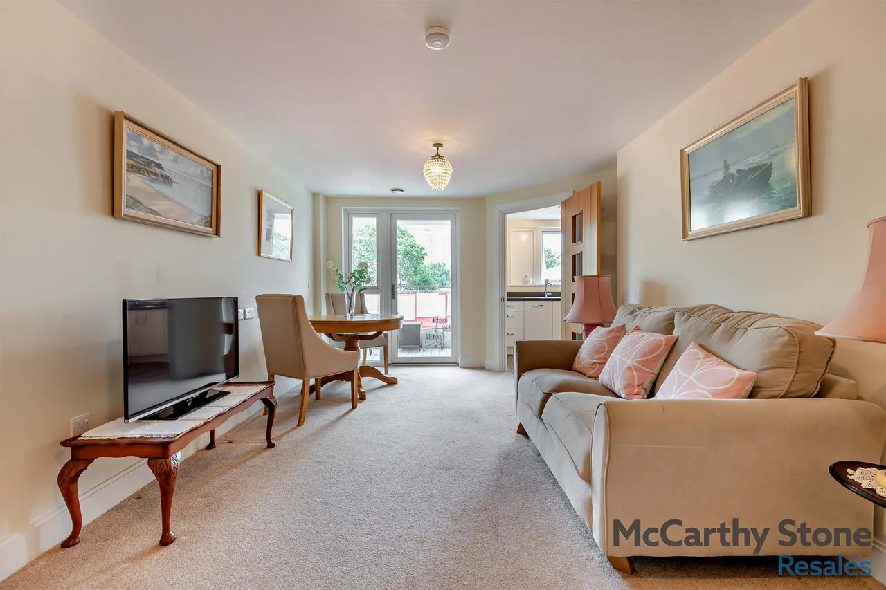 Churchfield Road, Poole, BH15, photo 2