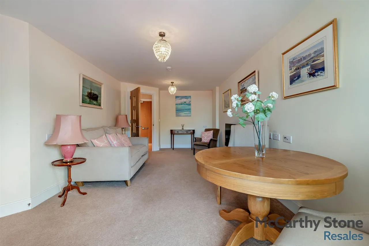 Churchfield Road, Poole, BH15, photo 3