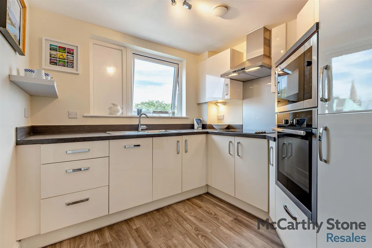 Churchfield Road, Poole, BH15, photo 6