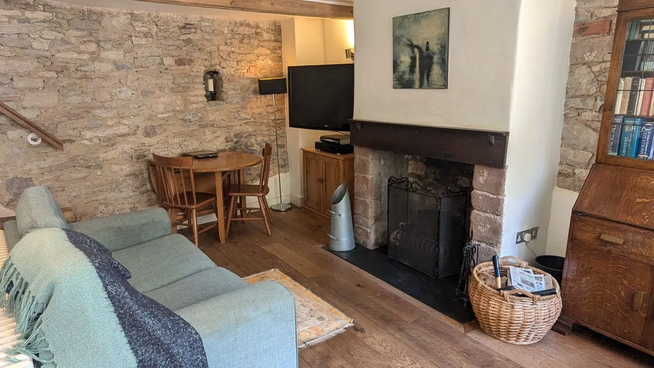 St Thomas Street, Wells, BA5, photo 2