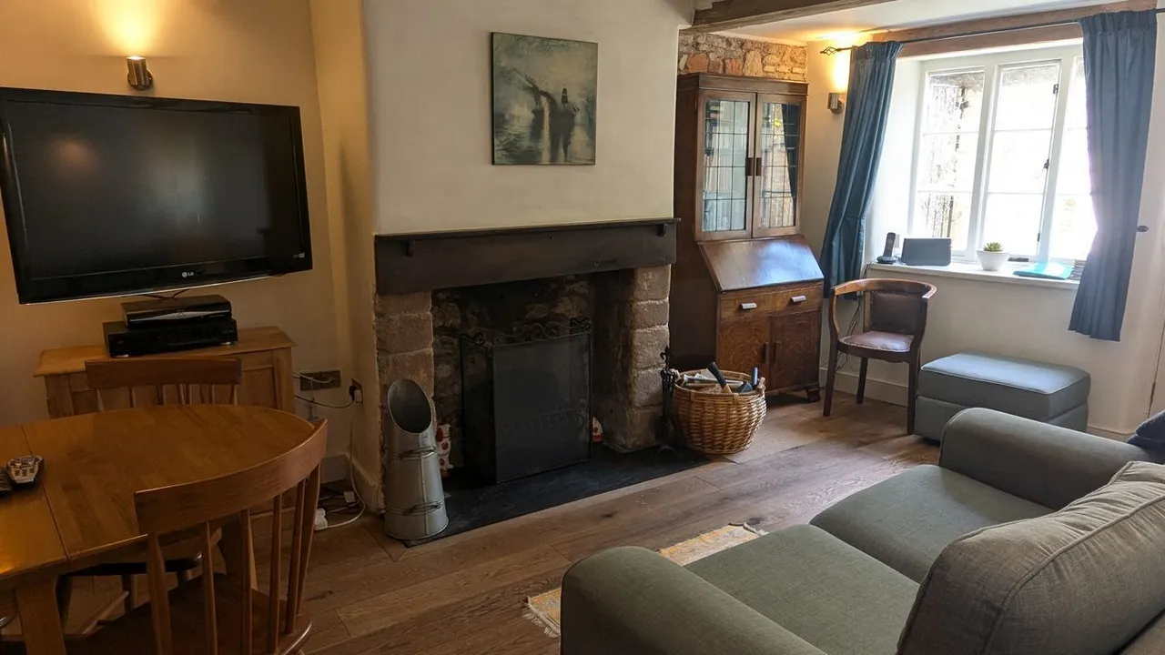 St Thomas Street, Wells, BA5, photo 3