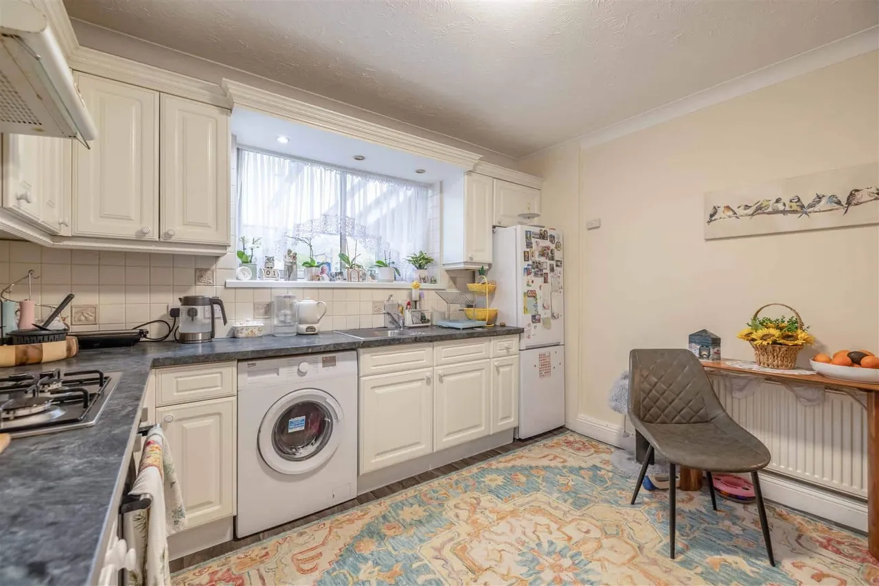 Sheepcote Road, Eton Wick, Berkshire, SL4 6JA, photo 6