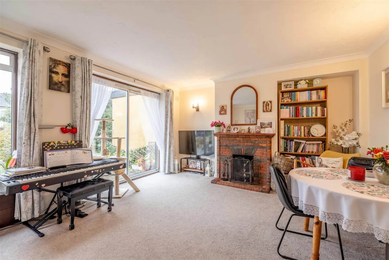 Sheepcote Road, Eton Wick, Berkshire, SL4 6JA, photo 4