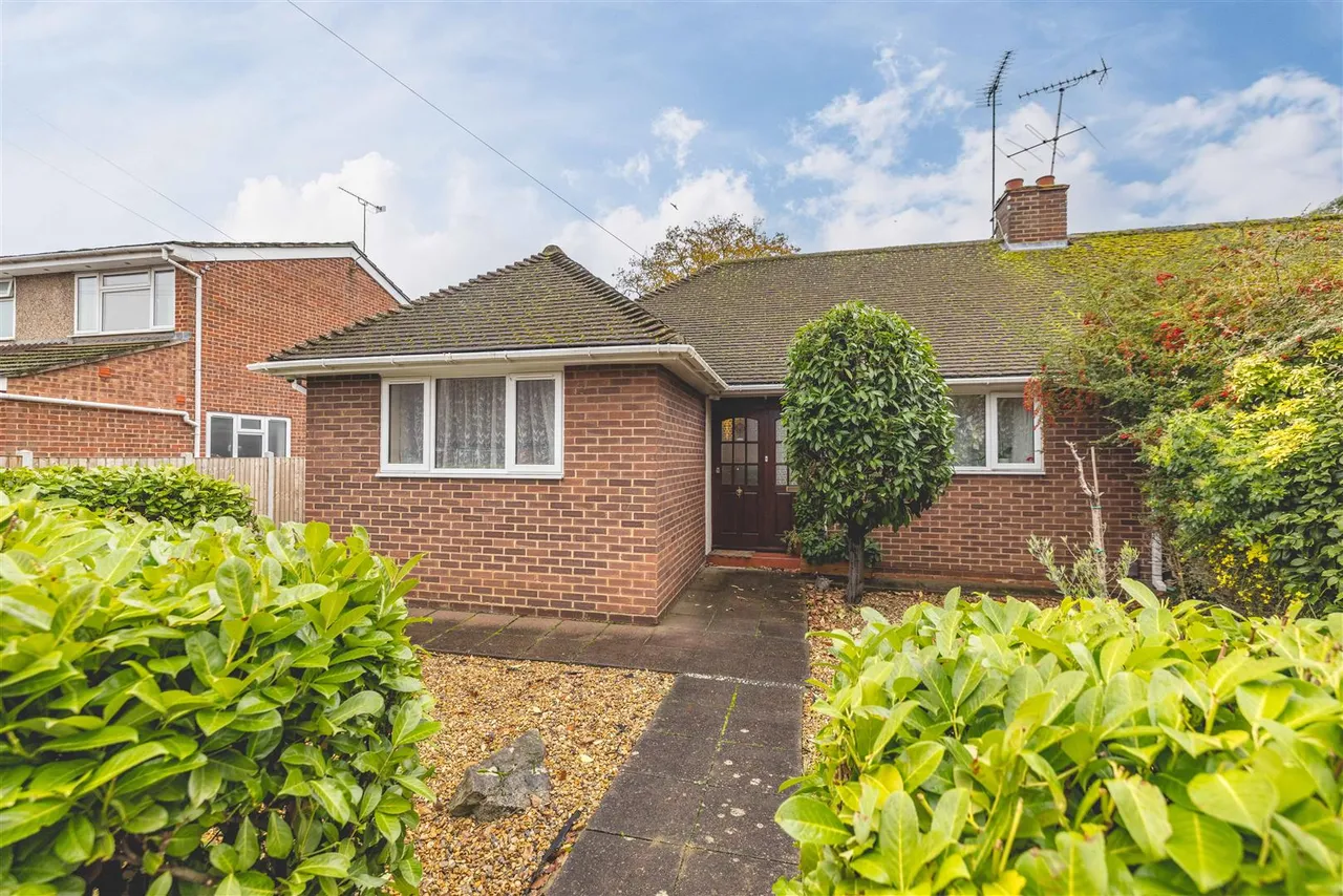 2 bed house for sale — Sheepcote Road, Eton Wick, Berkshire, SL4 6JA
