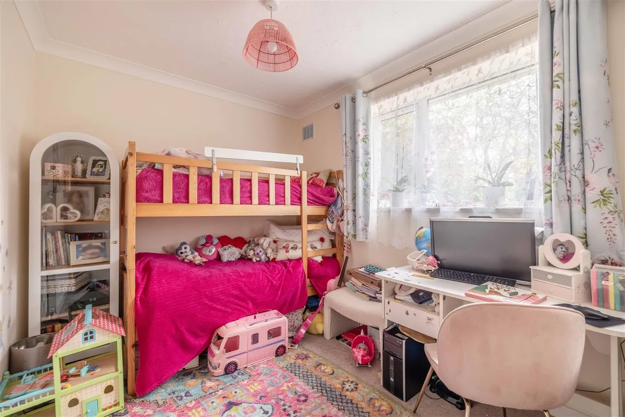 Sheepcote Road, Eton Wick, Berkshire, SL4 6JA, photo 8