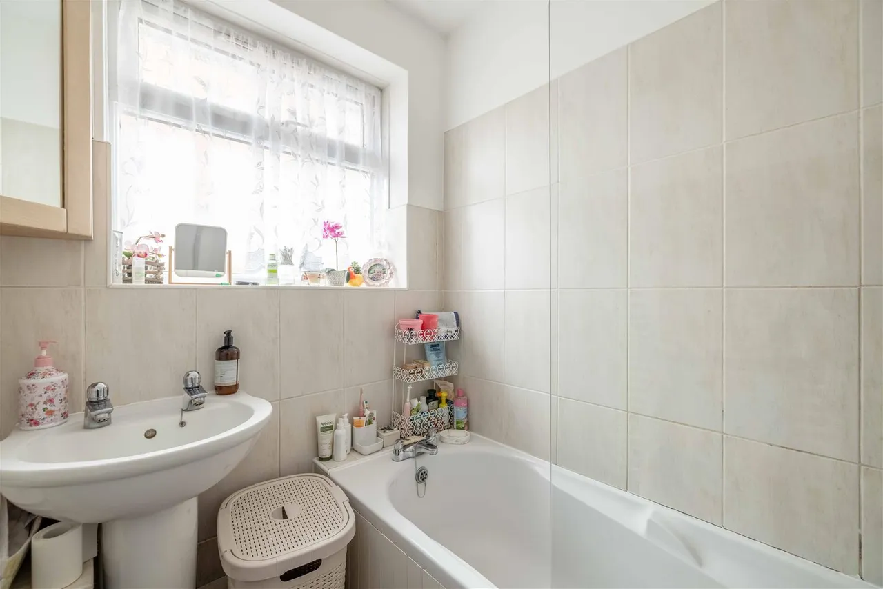 Sheepcote Road, Eton Wick, Berkshire, SL4 6JA, photo 9