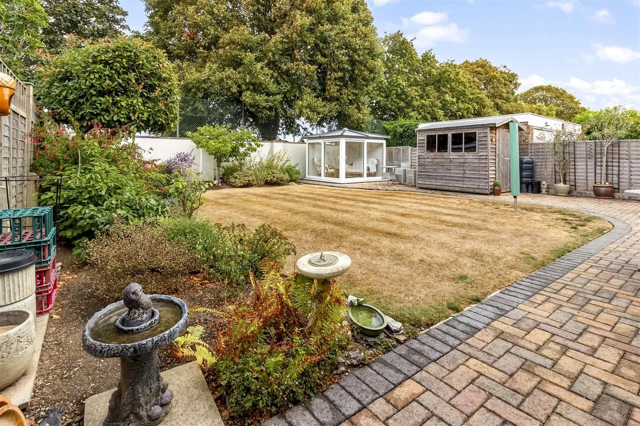 West Park Lane, Goring-By-Sea, Worthing, photo 14