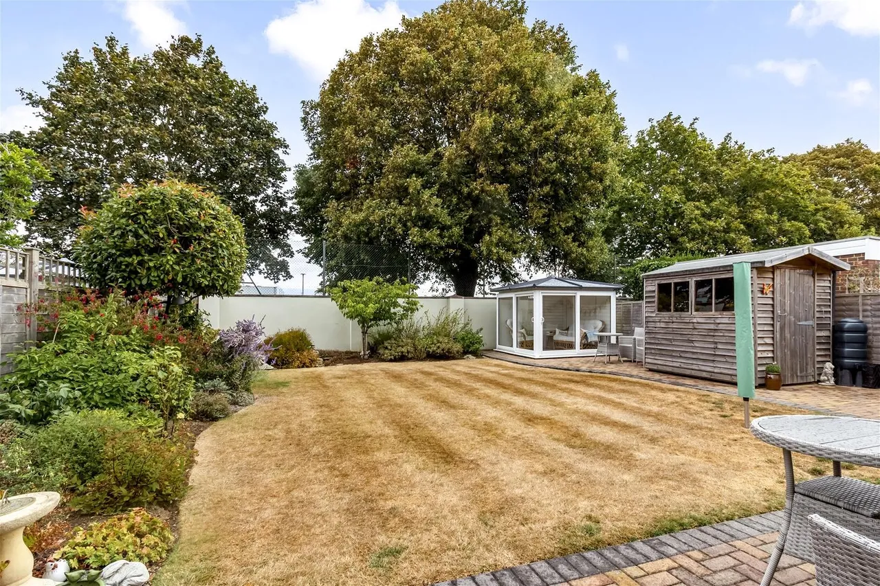 West Park Lane, Goring-By-Sea, Worthing, photo 17
