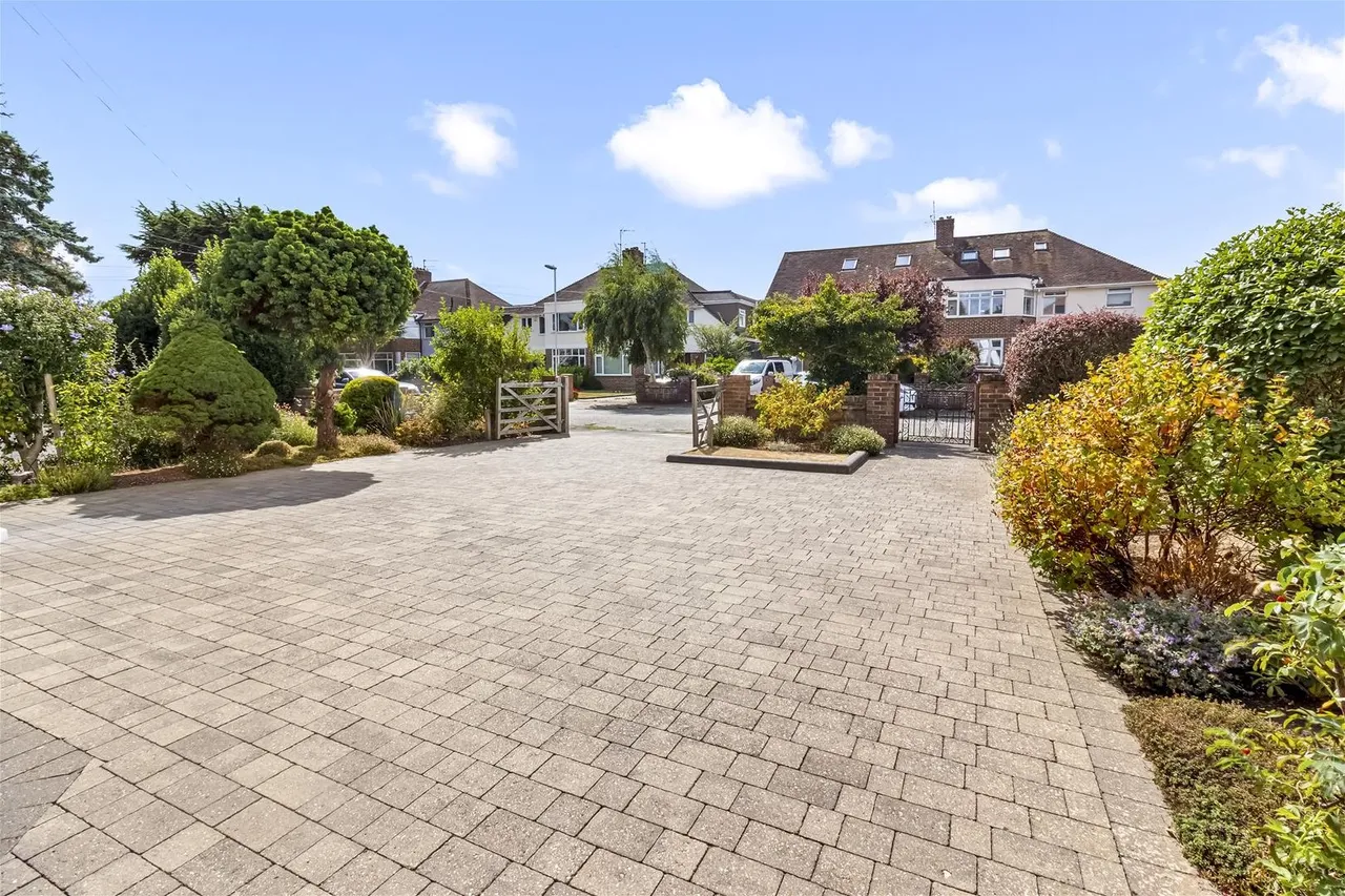 West Park Lane, Goring-By-Sea, Worthing, photo 16