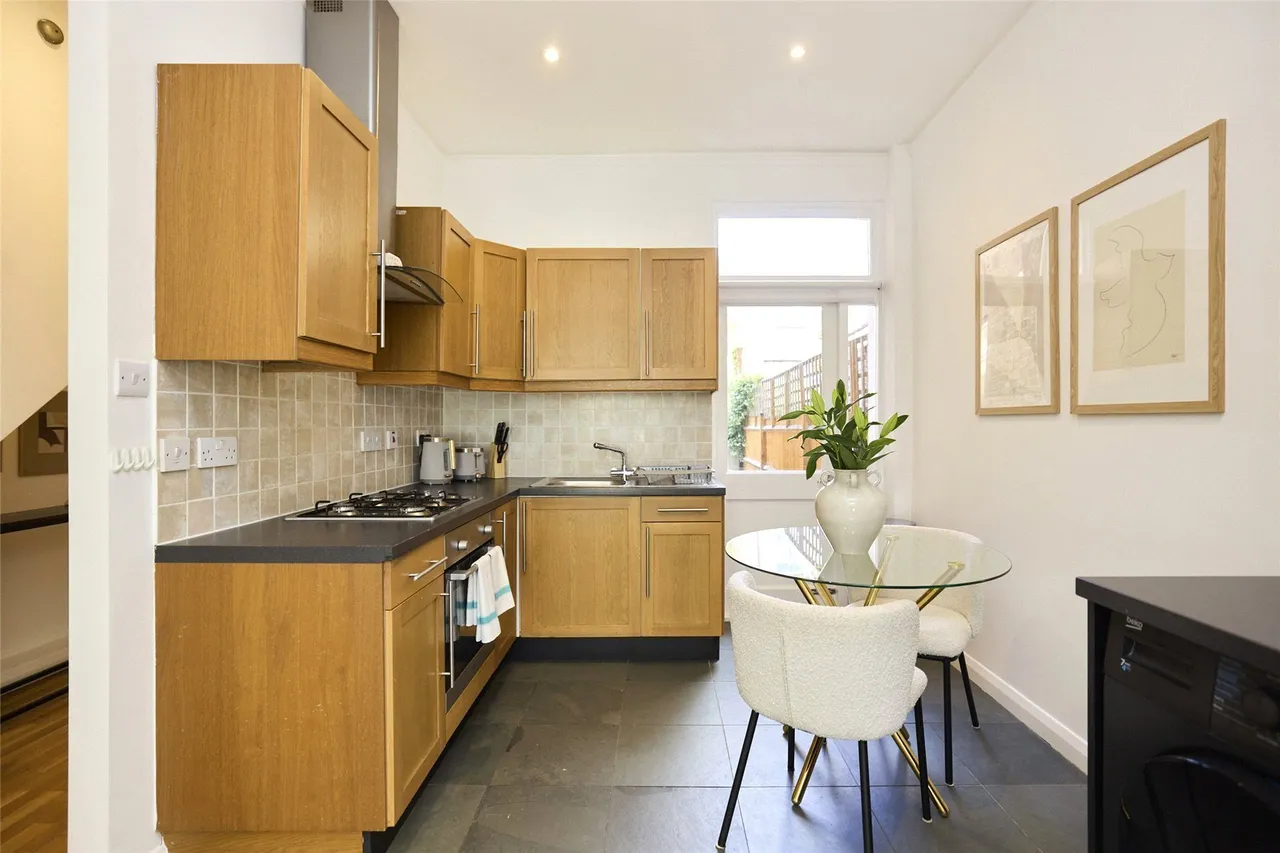 Barcombe Avenue, London, SW2, photo 3