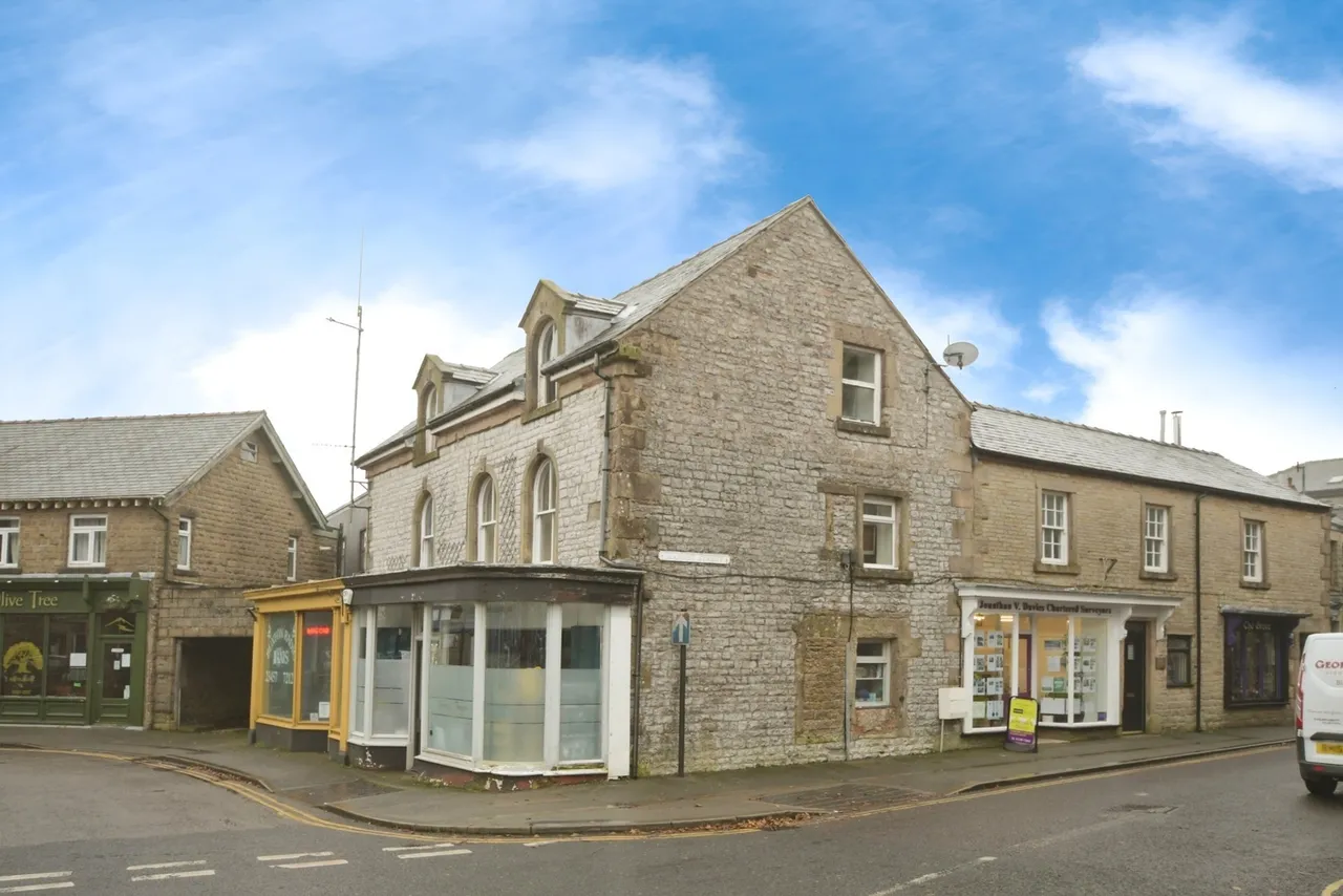 2 bed flat for sale — Concert Place, Buxton, Derbyshire, SK17