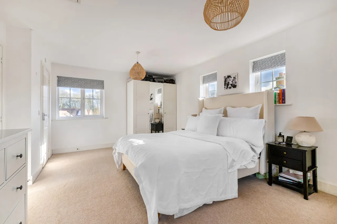 Damson Drive, Hartley Wintney, Hook, RG27 8WR, photo 8